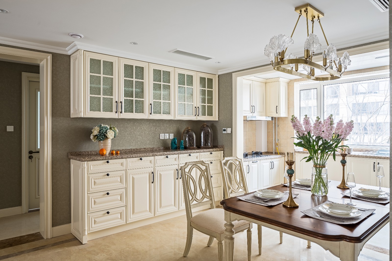 装修案例美式轻奢风格室内装修效果图-餐厅 装修案例美式轻奢风格室内装修效果图-餐厅